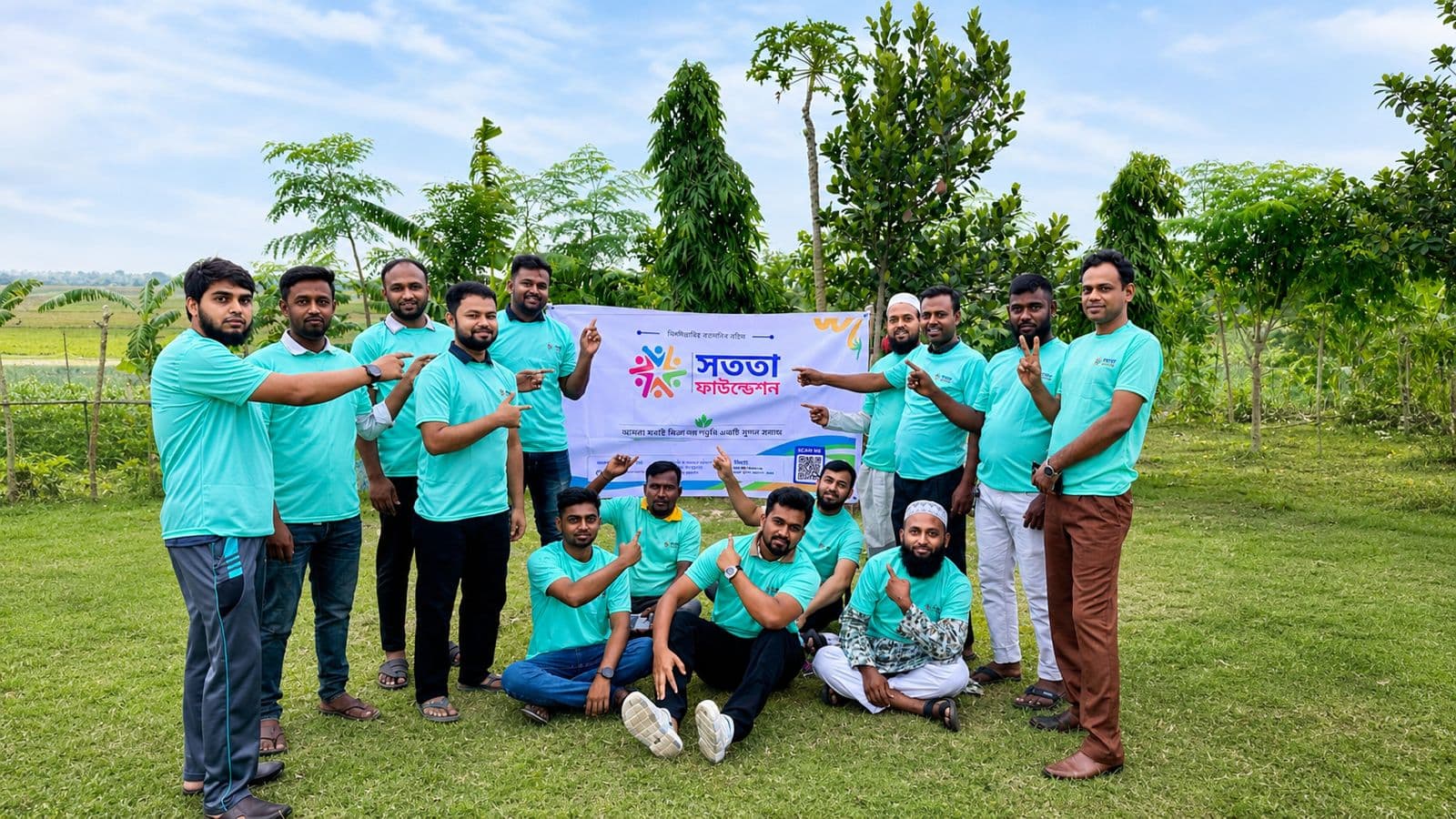 Sotota Foundation volunteers delivering relief support to the community in Jessore